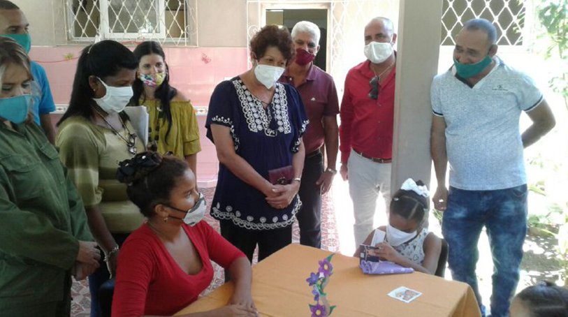 La titular de Educación recorrió varios centros educativos de la provincia que cuenta con una elevada matrícula