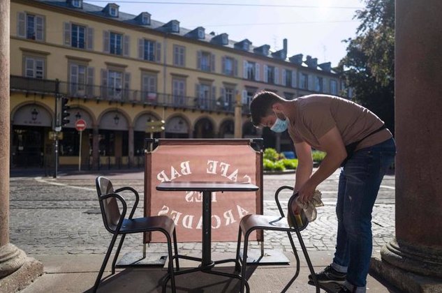 El Gobierno francés anunció la reimposición del estado de emergencia sanitaria