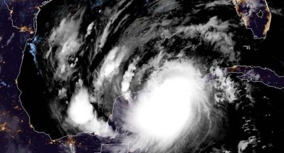 Huracán Delta transita por el Mar Caribe