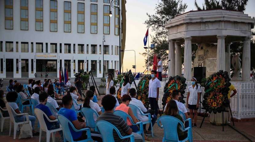 Homenaje a los mártires del 27 de noviembre