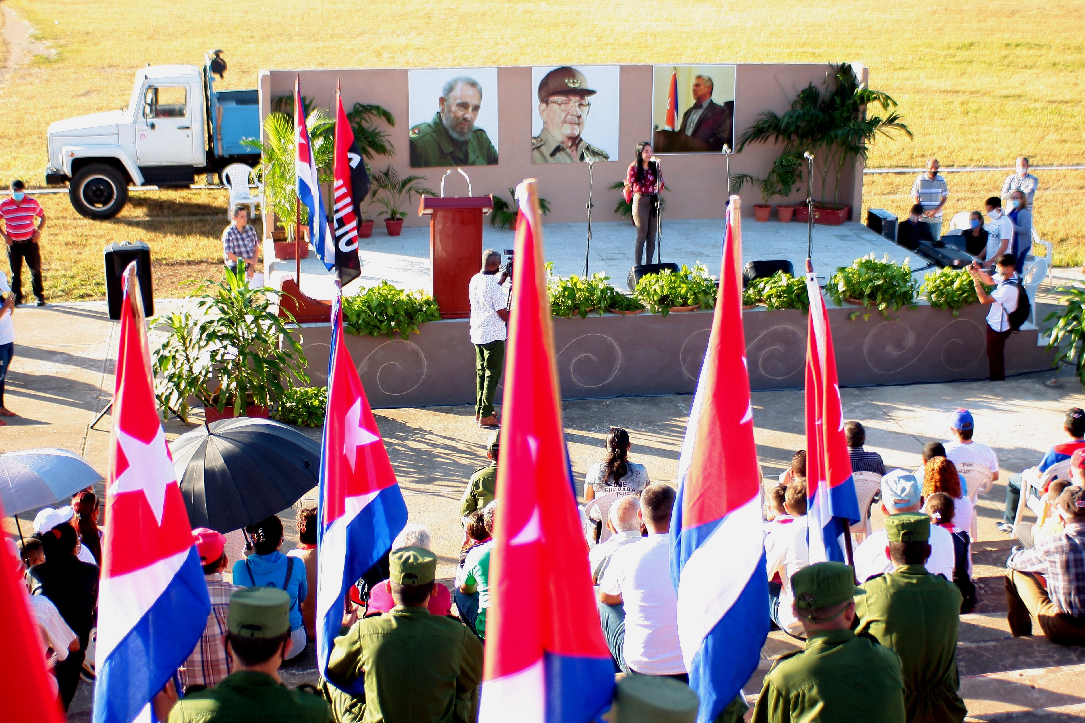 En la escalinata del antiguo Regimiento de la Tiranía se rememoró otra vez el paso de la Caravana de la Libertad