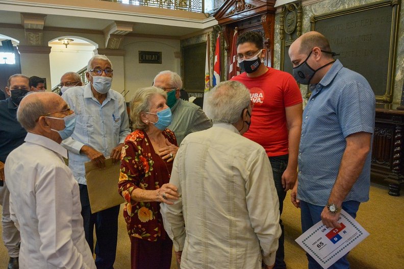 Combatientes acompañaron a las nuevas generaciones  en la celebración por el aniversario 65 de proclamada la existencia del Directorio Revolucionario