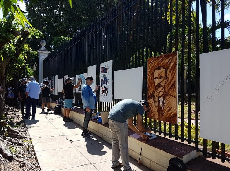 Artistas rinden homenaje a Martí en el Mincult