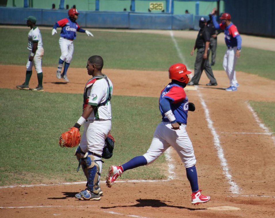 Los Alazanes mostraron su superioridad en el duelo semifinal