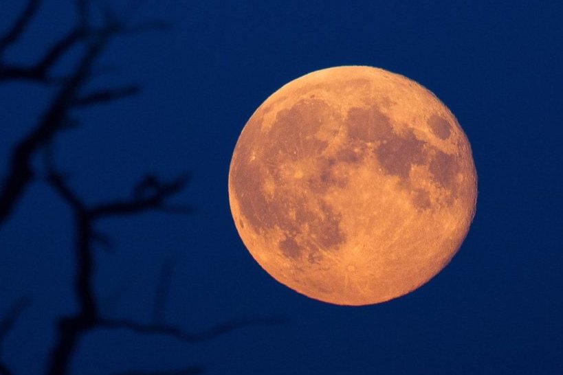 Superluna rosa de abril