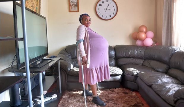 Mujer en Sudáfrica da a luz a 10 bebés