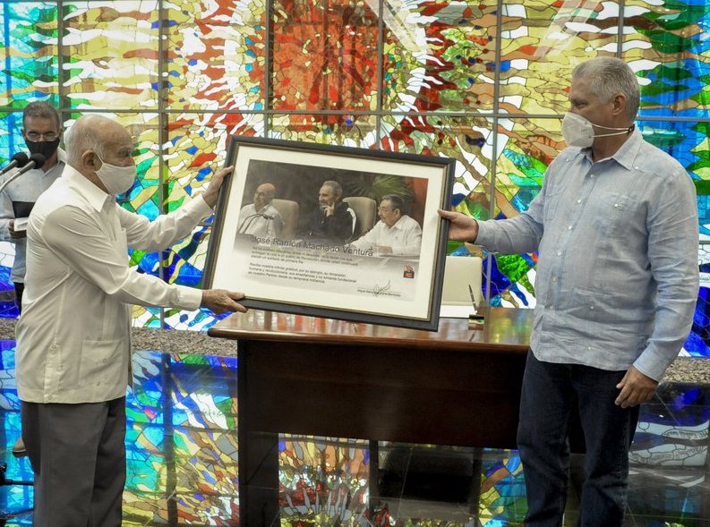 Acto entrega y recepción de cargos de los miembros del Comité Central del PCC PCC