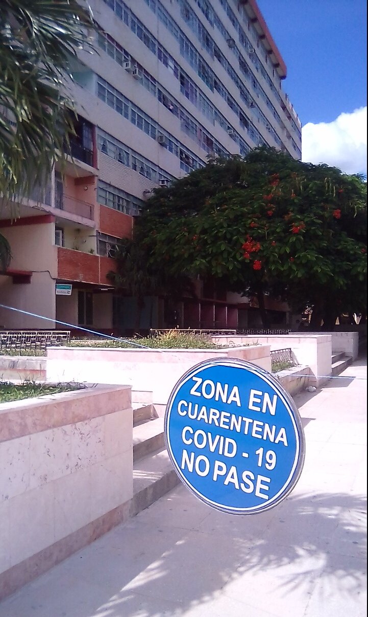 Edificio Doce Plantas de Ciego de Ávila en cuarentena