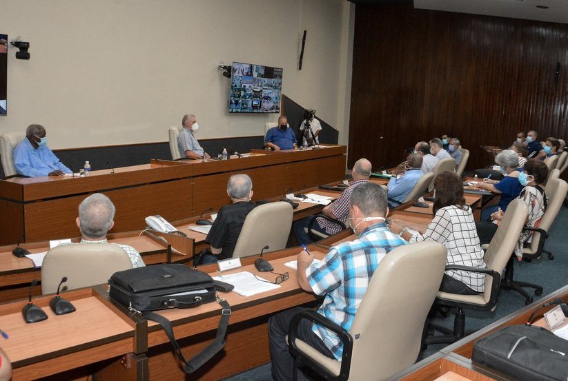 Reunión conjunta del Grupo Temporal de Trabajo del Gobierno para el enfrentamiento al nuevo coronavirus, y del Órgano Económico-Social del Consejo de Defensa Nacional