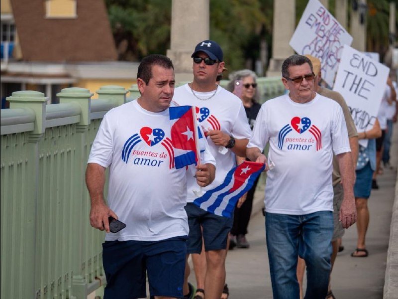 Caravana Puentes de Amor