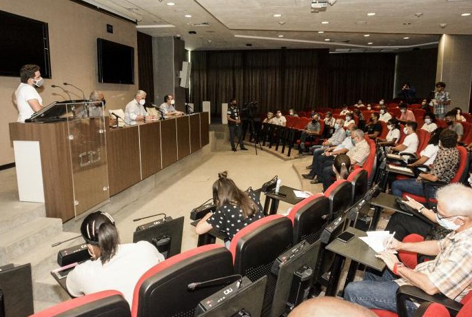 Presidente cubano intercambia con estudiantes y profesores de la Cujae