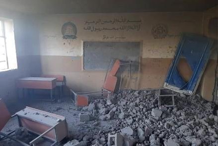 Escuela afgana destruida