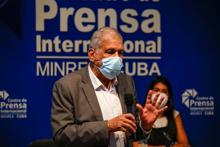 Mitchell Valdés Sosa durante la conferencia de prensa.