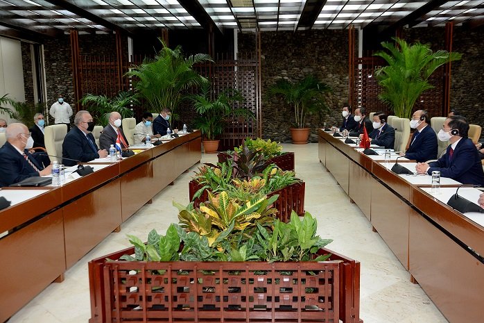 Primer Ministro de la República de Cuba recibe al Presidente de Vietnam.