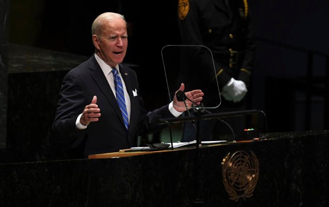 Este Biden en la ONU lleva la sombra de Trump.