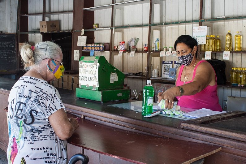 Cuba mantiene la venta de productos alimenticios