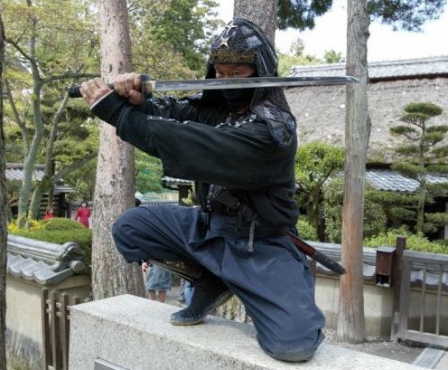 Supuesto ninja ataca a soldados estadounidenses