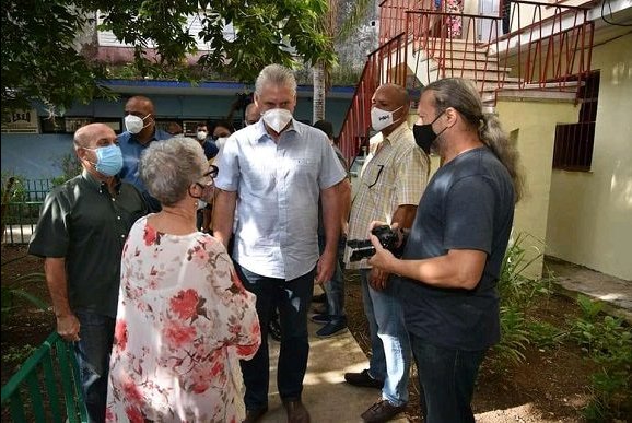 Presidente Miguel Díaz-Canel Bermúdez visita la sede del Proyecto Palomas