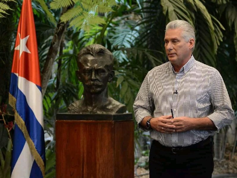 Presidente cubano comparece en la televisión nacional