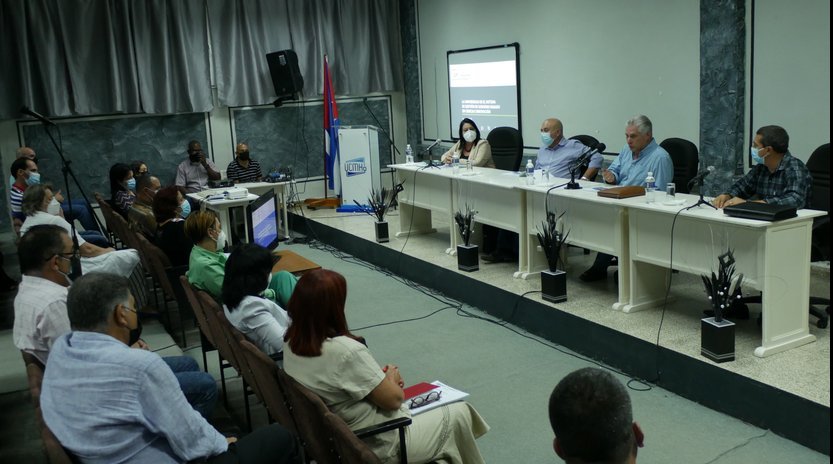 Visita de Miguel Díaz-Canel a la Universidad de Holguín