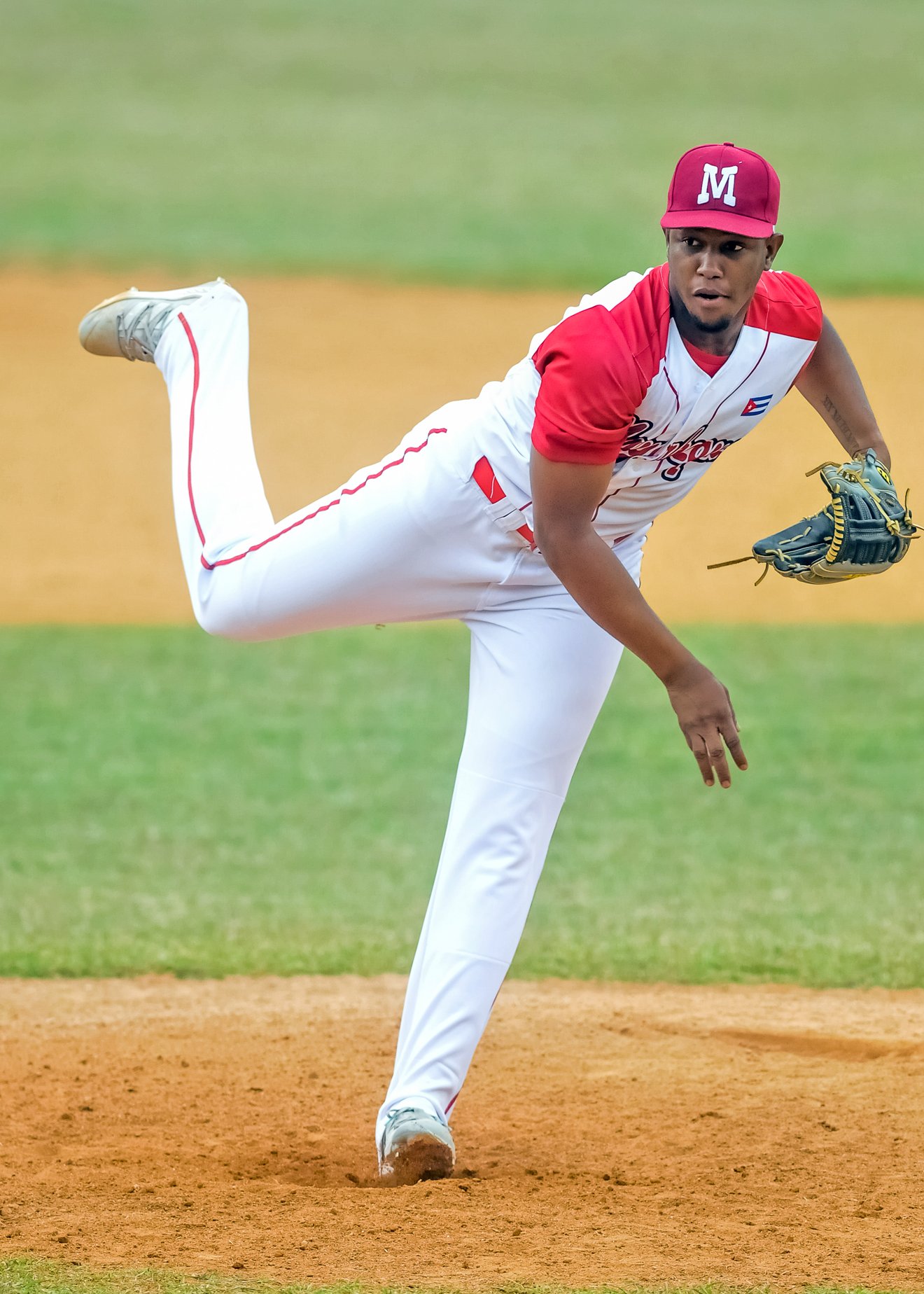 Marlon Vega es el cuarto en la historia cubana con doble dígitos en juegos ganados y salvados en una misma campaña