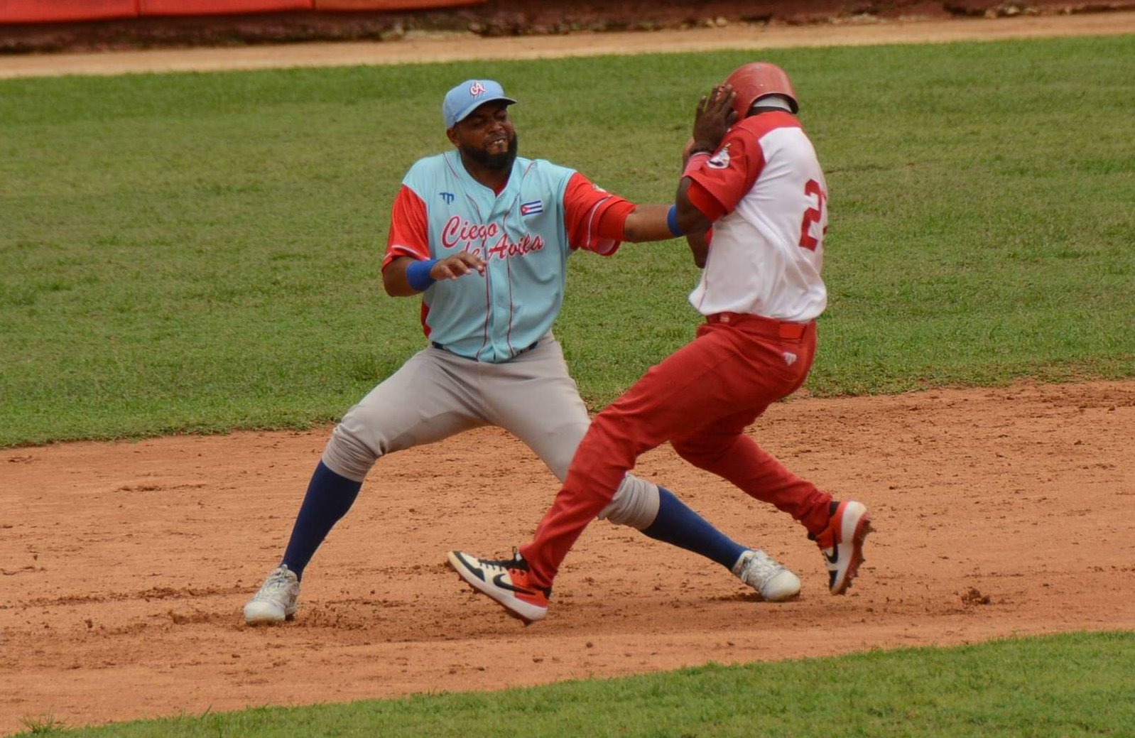 Los Tigres buscarán en su feudo conseguir ventaja en la serie ante los Huracanes.