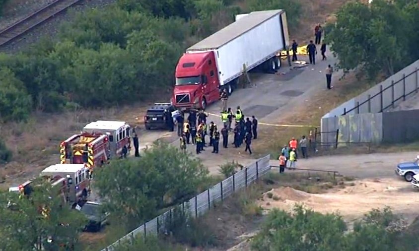 Autoridades federales investigan el origen del camión y su ruta.