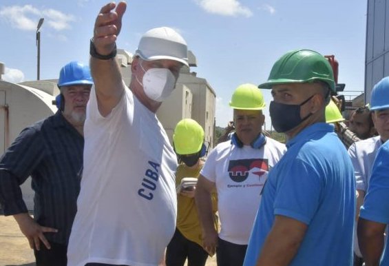 Miguel Díaz-Canel visitó la termoeléctrica de Cienfuegos.