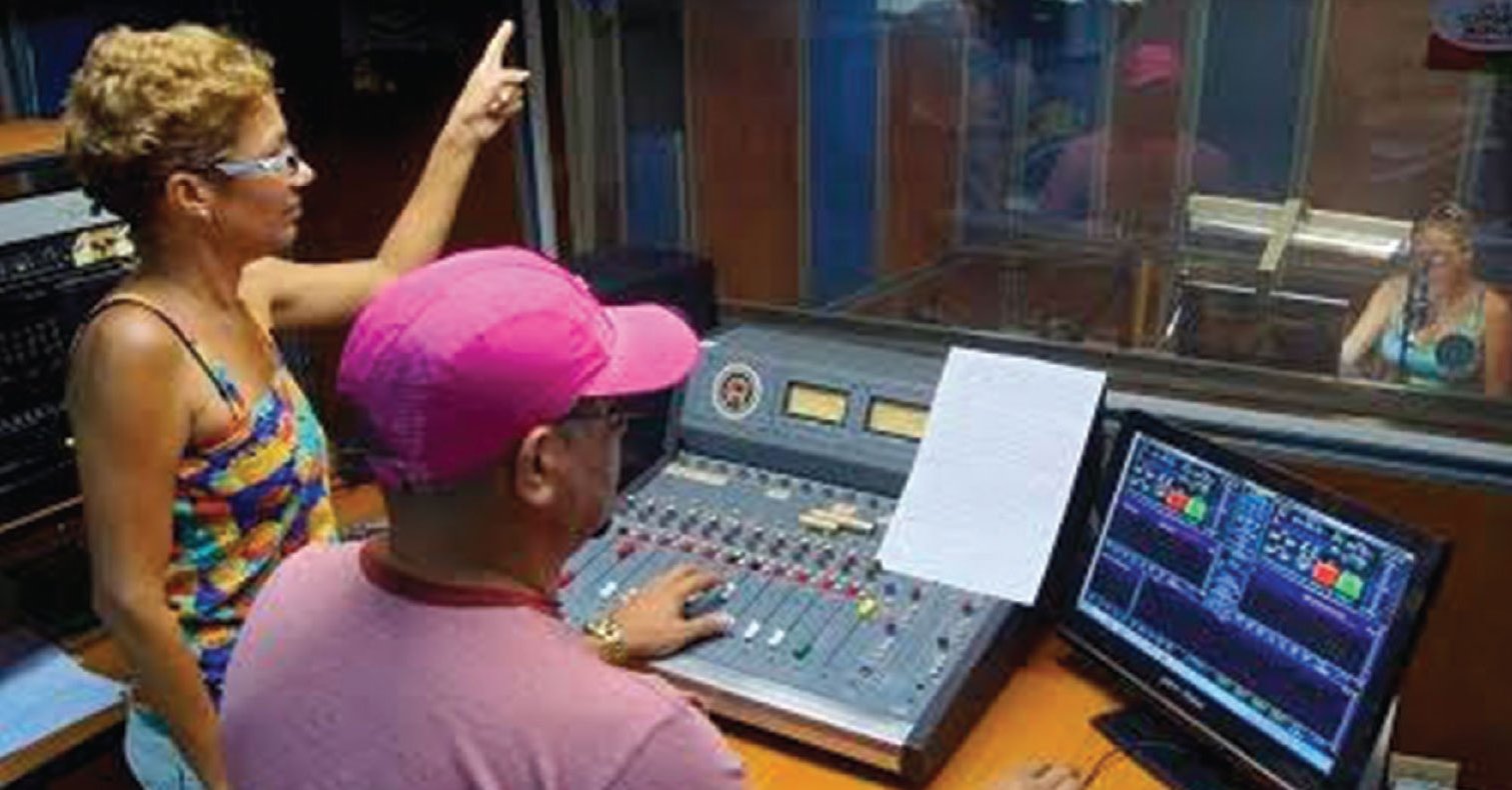 La comunicación necesita mucho de las mujeres y hombres de la radio.