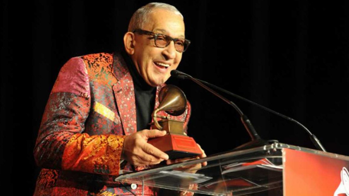 Juan Formell recibió el Grammy Latino a la Exelencia Musical 2013, en ceremonia efectuada en la ciudad norteamericana de Las Vegas
