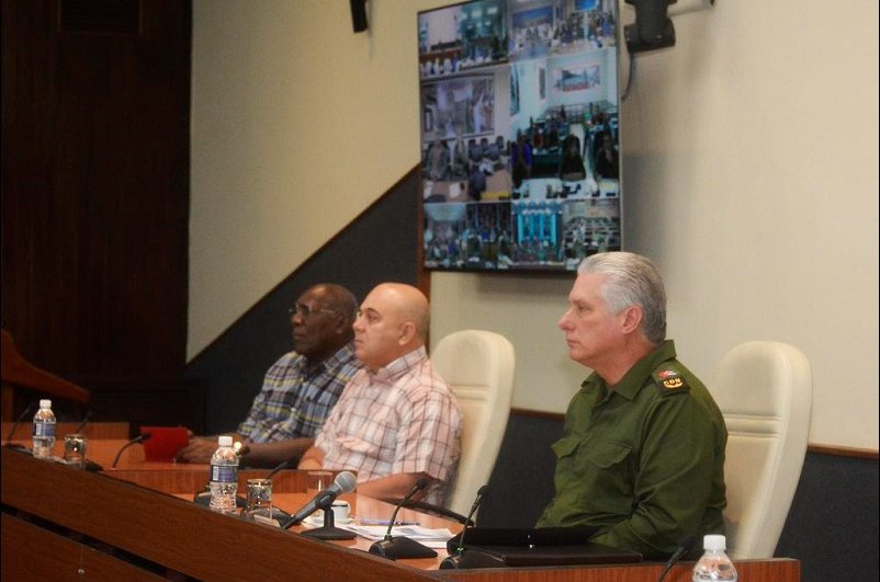 Evalúa Díaz-Canel situación del país durante paso de huracán Ian