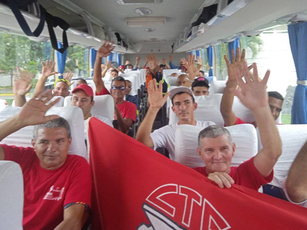 Con entusiasmo y compromiso salieron hacia Pinar del Río los trabajadores del sector eléctrico espirituano.