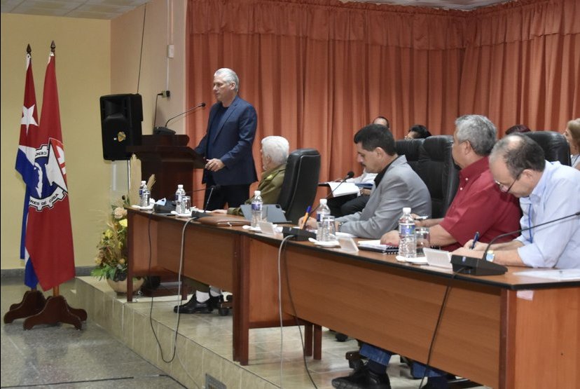 Miguel Díaz-Canel en Pleno del Comité Nacional de los Trabajadores de Energías y Minas