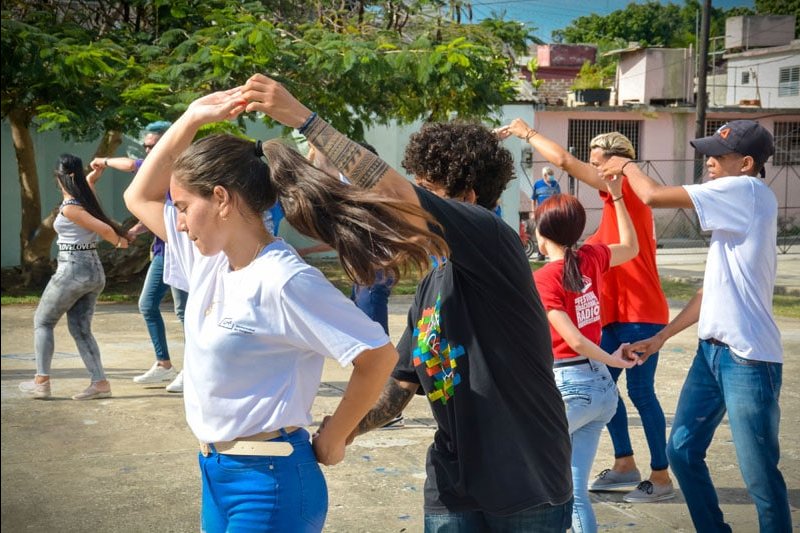 Cubanos bailando Casino