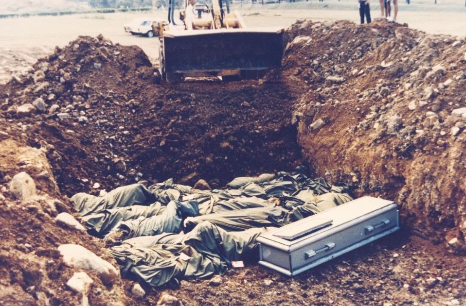 Fosas comunes guardan los restos de panameños masacrados durante la invasión de 1989.