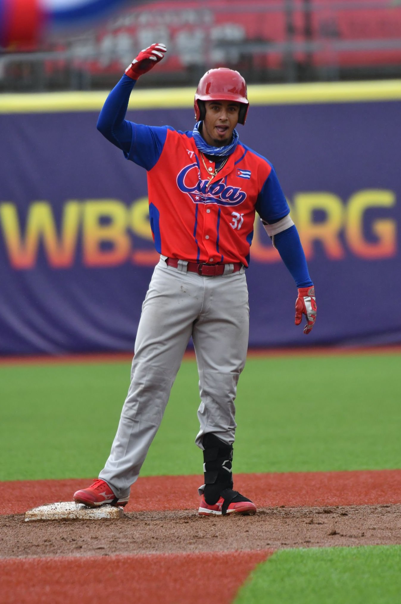 Bryan González  remolcó el juego en el séptimo inning