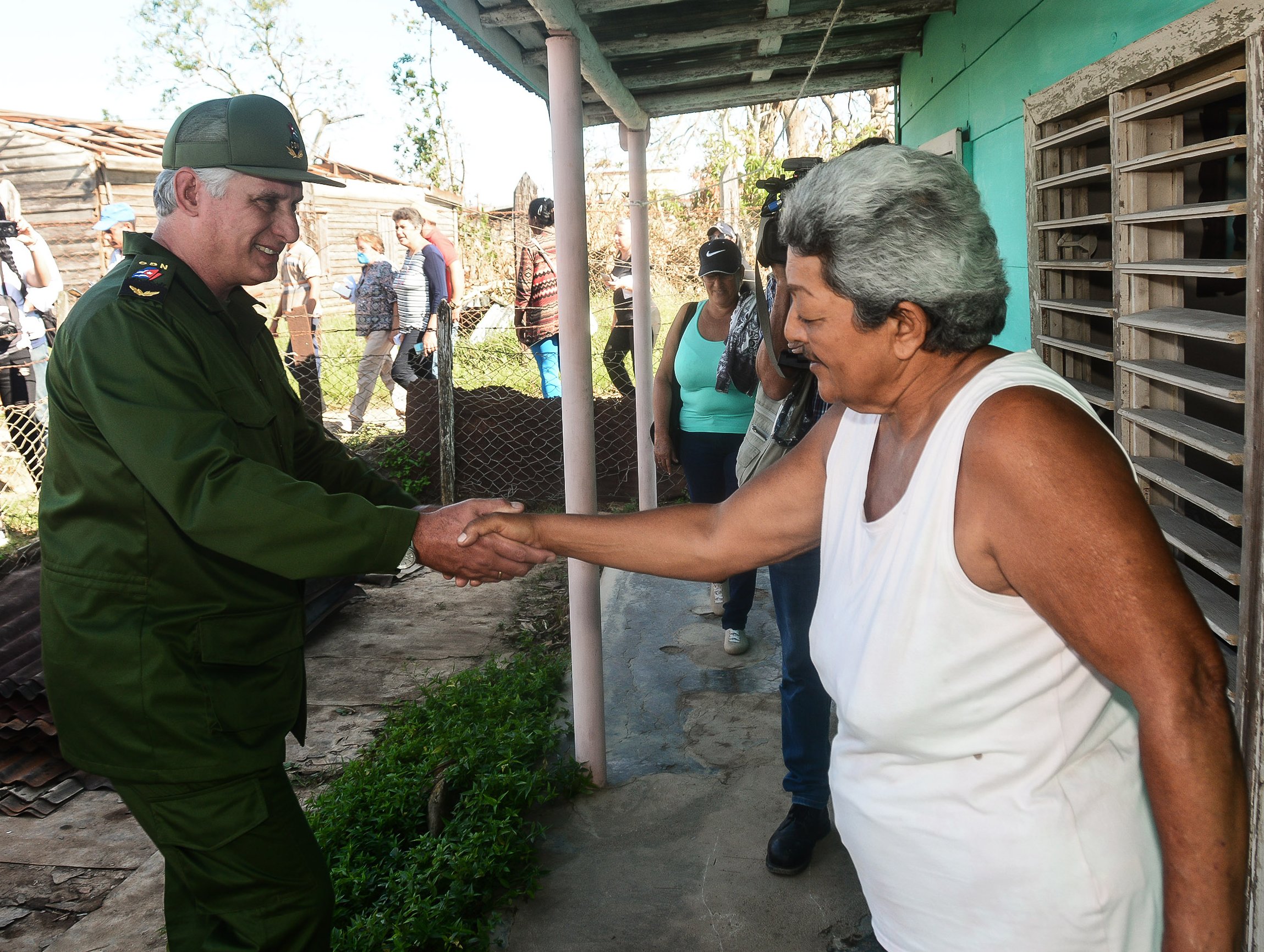 Presidente cubano de recorrido por Pinar del Río