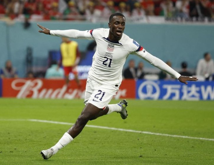 Tim Weah supera a su padre