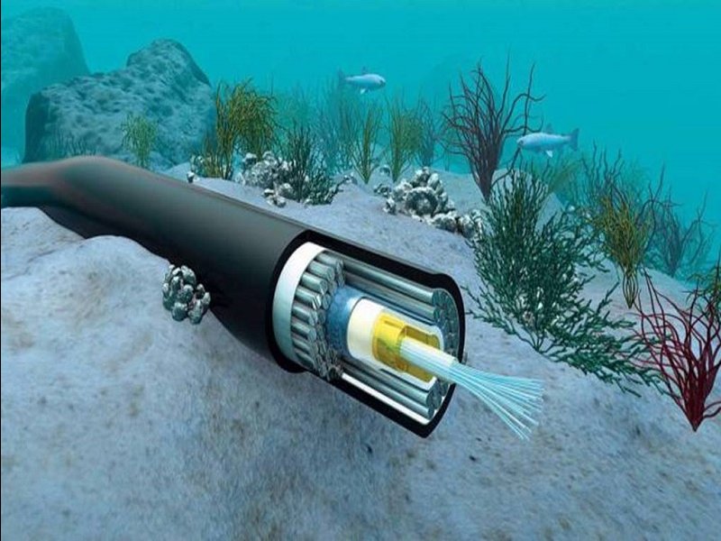 Cable de telecomunicaciones submarino