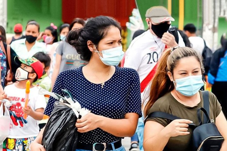 En varias naciones se ha recomendado el uso de mascarillas durante las fiestas navideñas