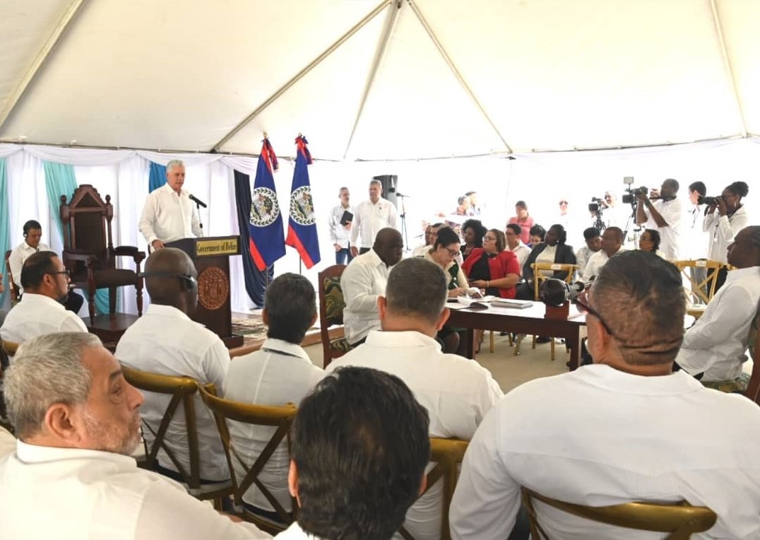 Asamblea Nacional de Belice realiza sesión especial en honor a la visita del Presidente cubano.
