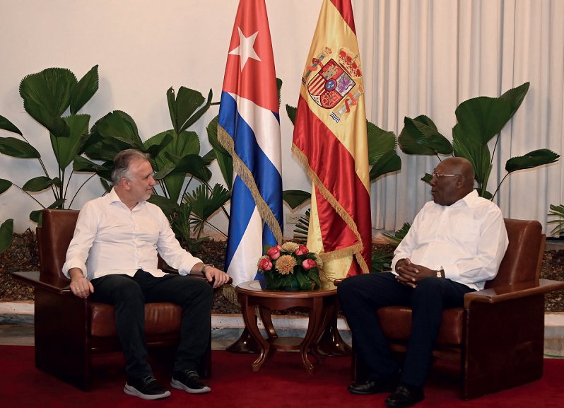 Salvador Valdés Mesa y Ángel Víctor Torres Pérez