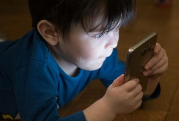 Estudio sobre el uso de dispositivos digitales en menores
