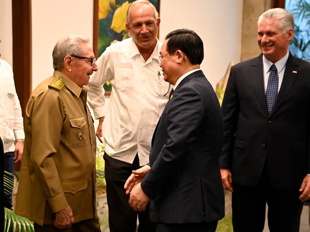 Vuong Dinh Hue realiza una visita oficial a nuestro país desde el pasado 18 de abril,