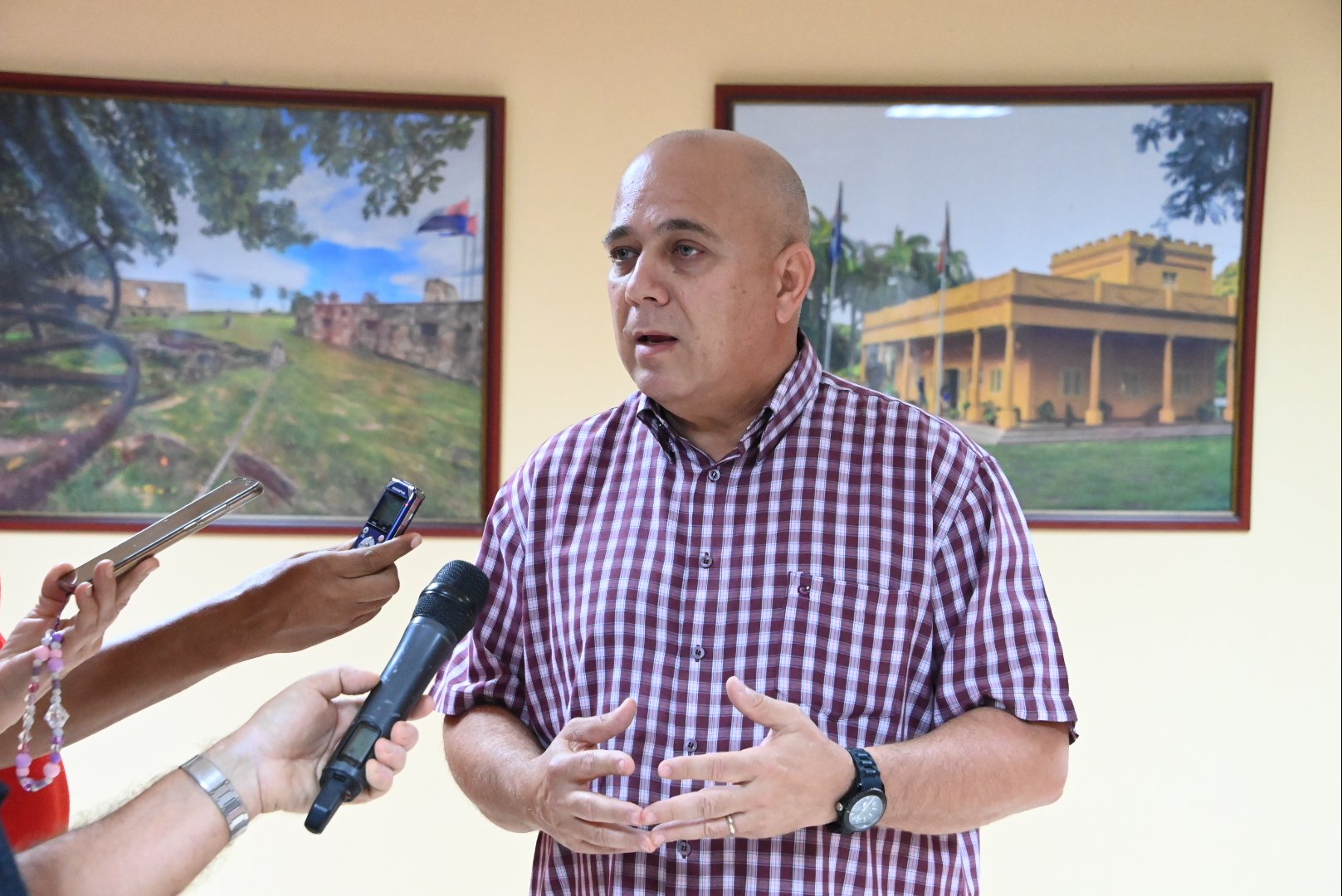 Miembro del Buró Político y Secretario de Organización del Comité Central del Partido Comunista de Cuba, Roberto Morales Ojeda