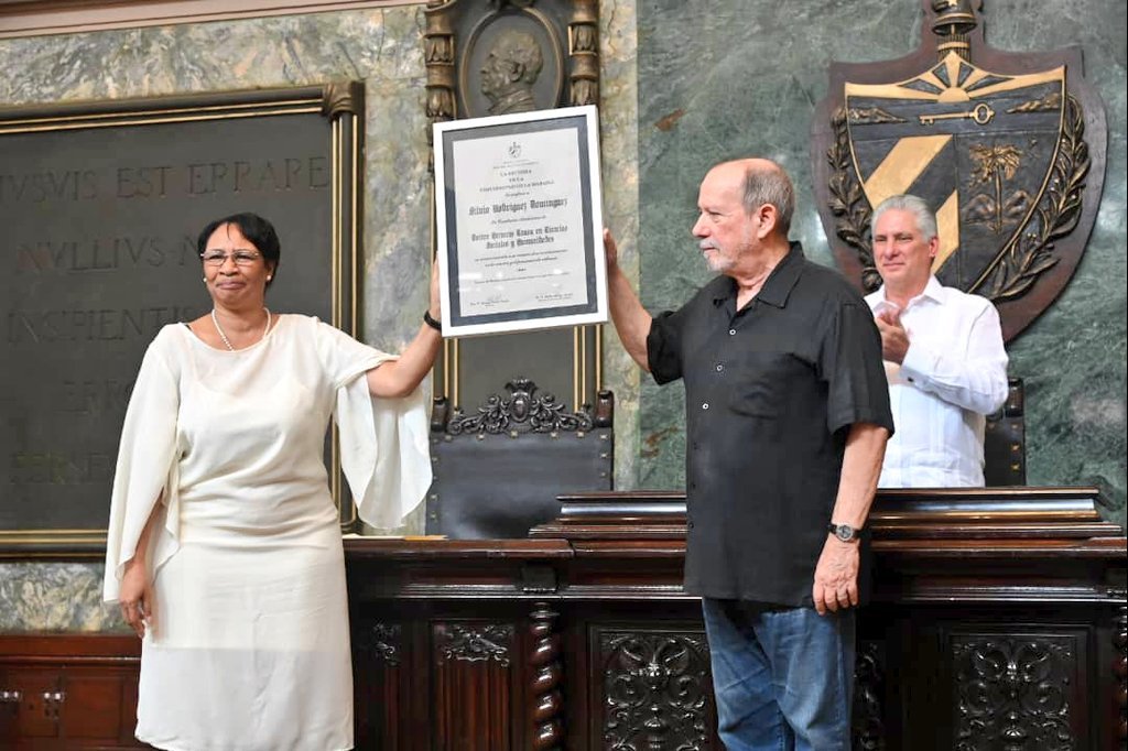 Universidad de La Habana otorga Doctor Honoris Causa en Ciencias Sociales y Humanidades a Silvio Rodríguez