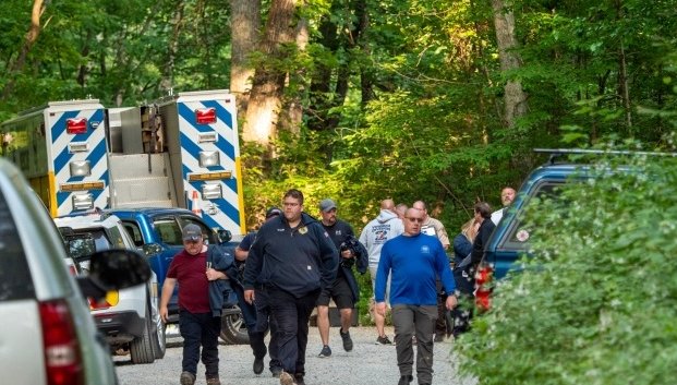 Equipos de rescate en búsca de la avioneta estrellada en Virginia