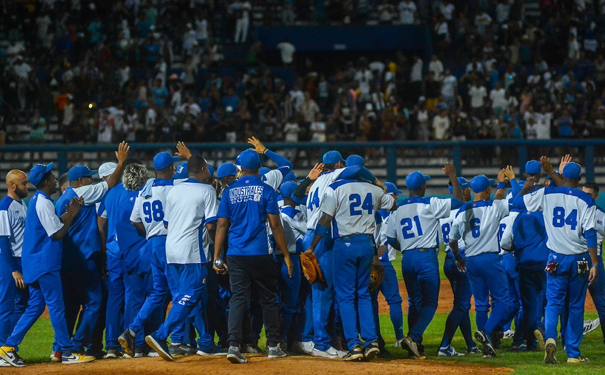 Industriales vs Santiago de Cuba