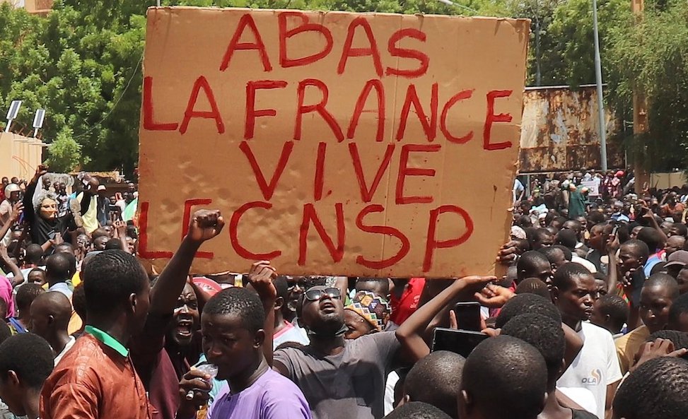 Manifestantes en Niamey expresan rechazo contra Francia