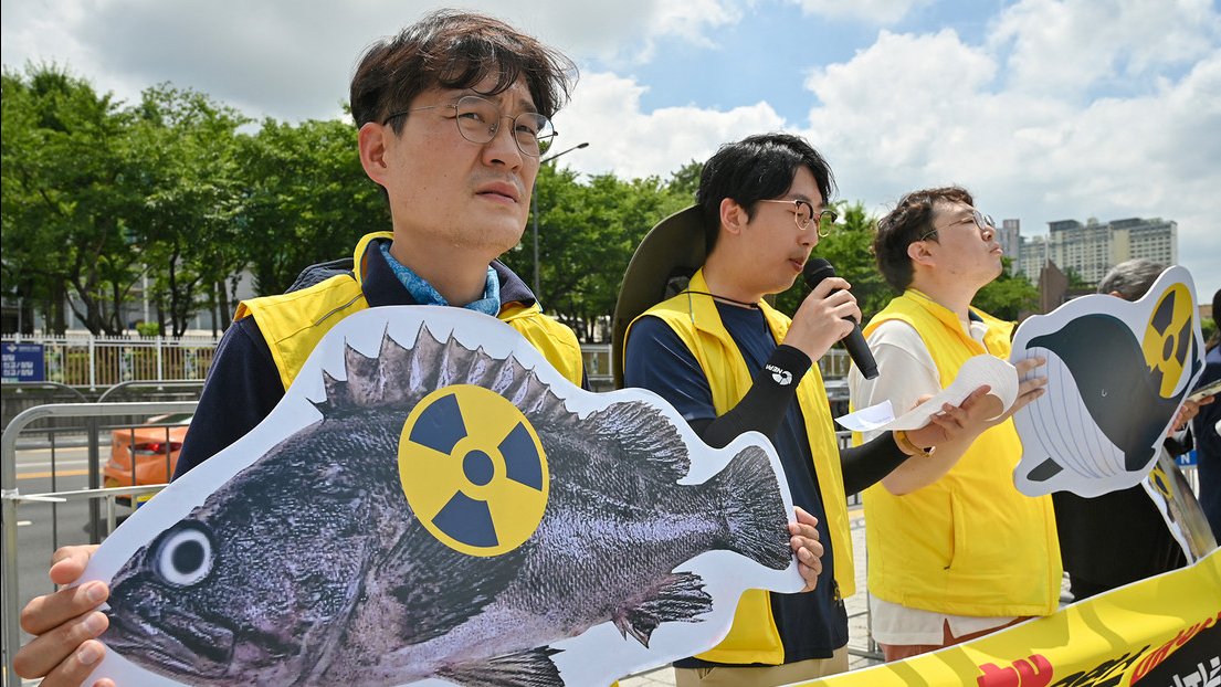 Protestas en Seúl contra el plan de Japón de verter al océano agua radiactiva tratada de Fukushima